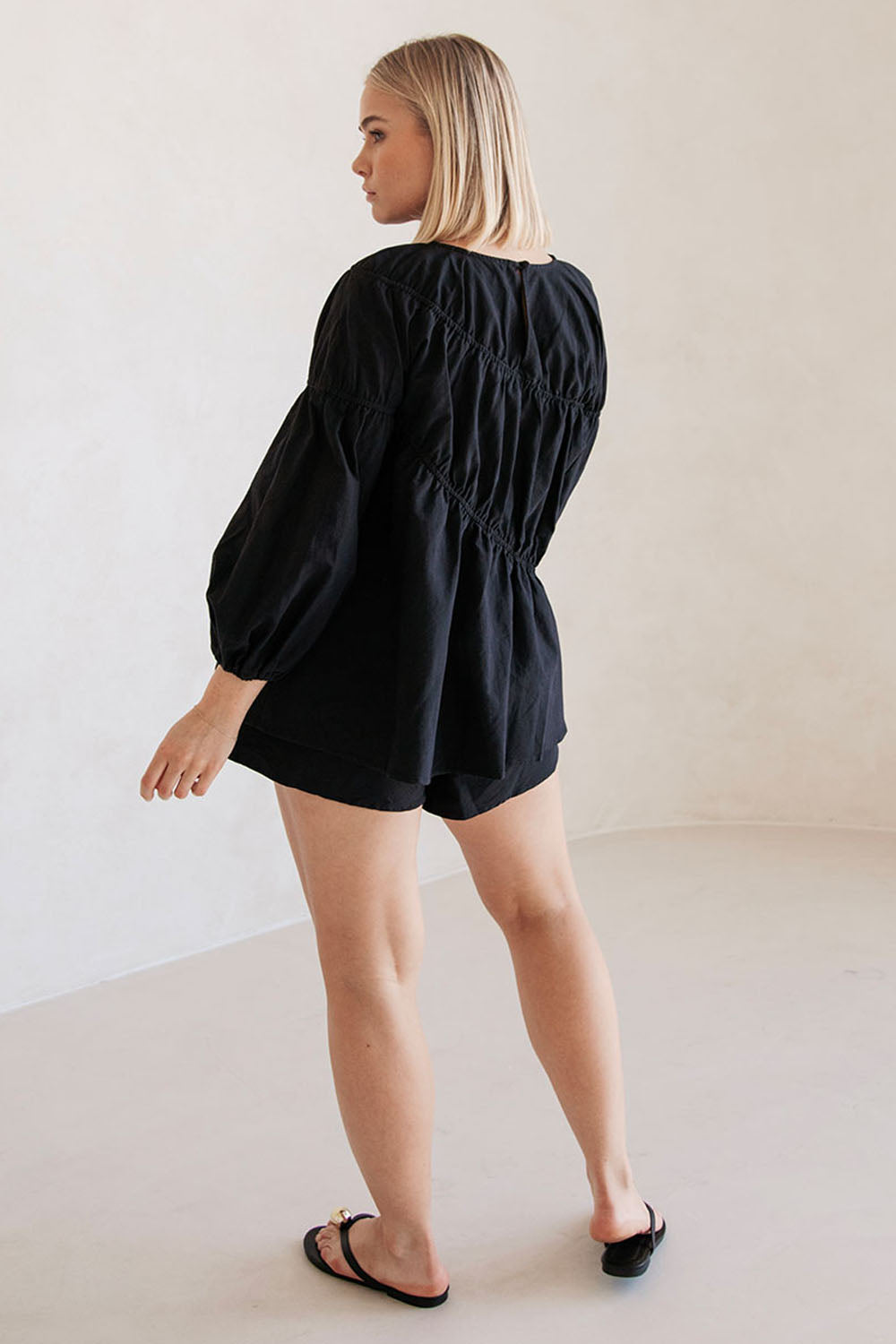 Black High Waist Elastic Drawstring Akel Shorts – SABO