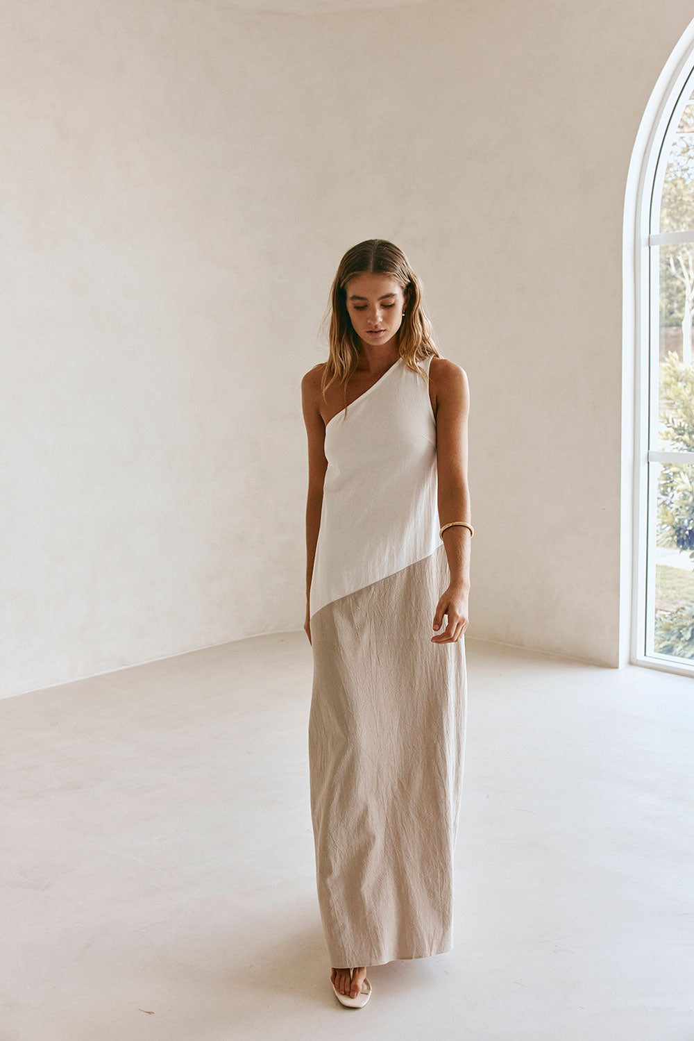 Beige White Two Tone One Shoulder Maxi Ellita Dress M | by SABO Beige White Two Tone One Shoulder Maxi Ellita Dress M | by SABO