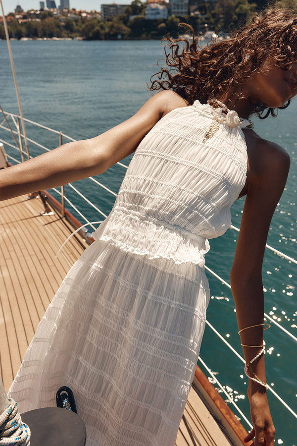 Your Guide To The Best Backless Dresses & Tops in the USA SABO Your Guide To The Best Backless Dresses & Tops in the USA SABO