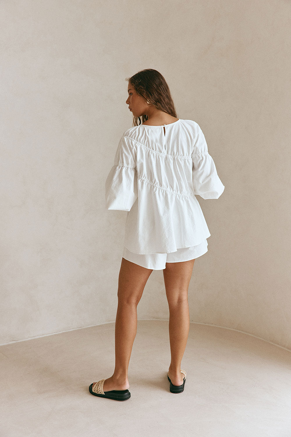 【美品】Acka puff sleeve shirt one-piece White Structured Ruched Puff Sleeve Akel Top – SABO
