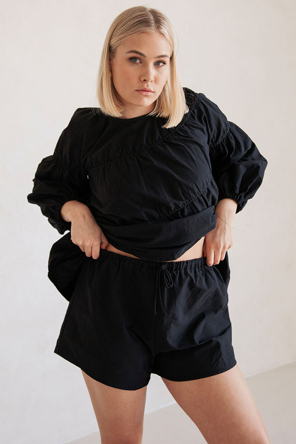 Black High Waist Elastic Drawstring Akel Shorts – SABO