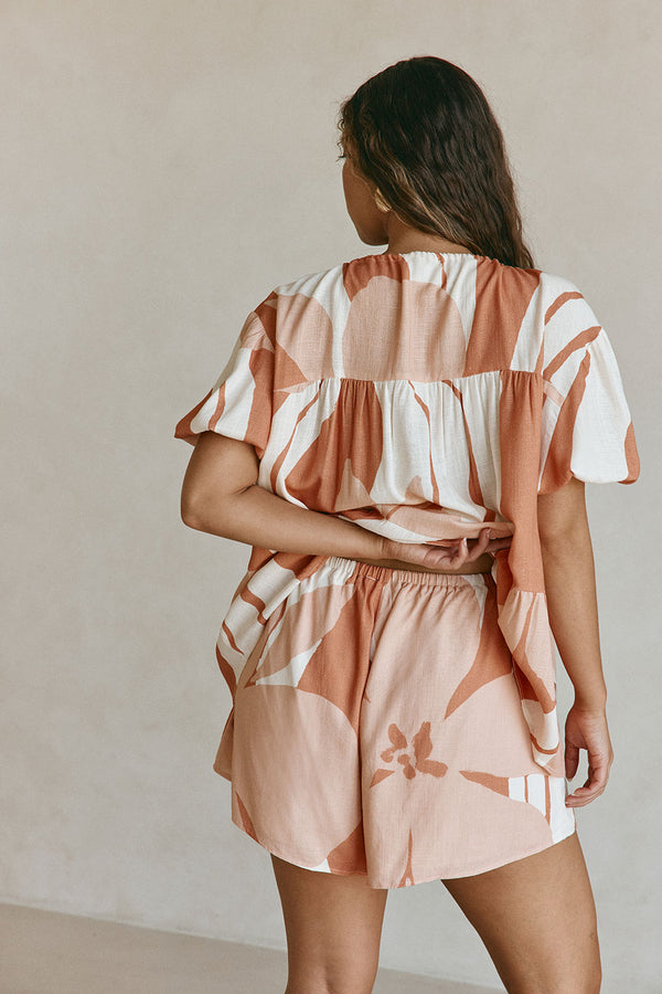 Ales Shorts - Peach Solanto