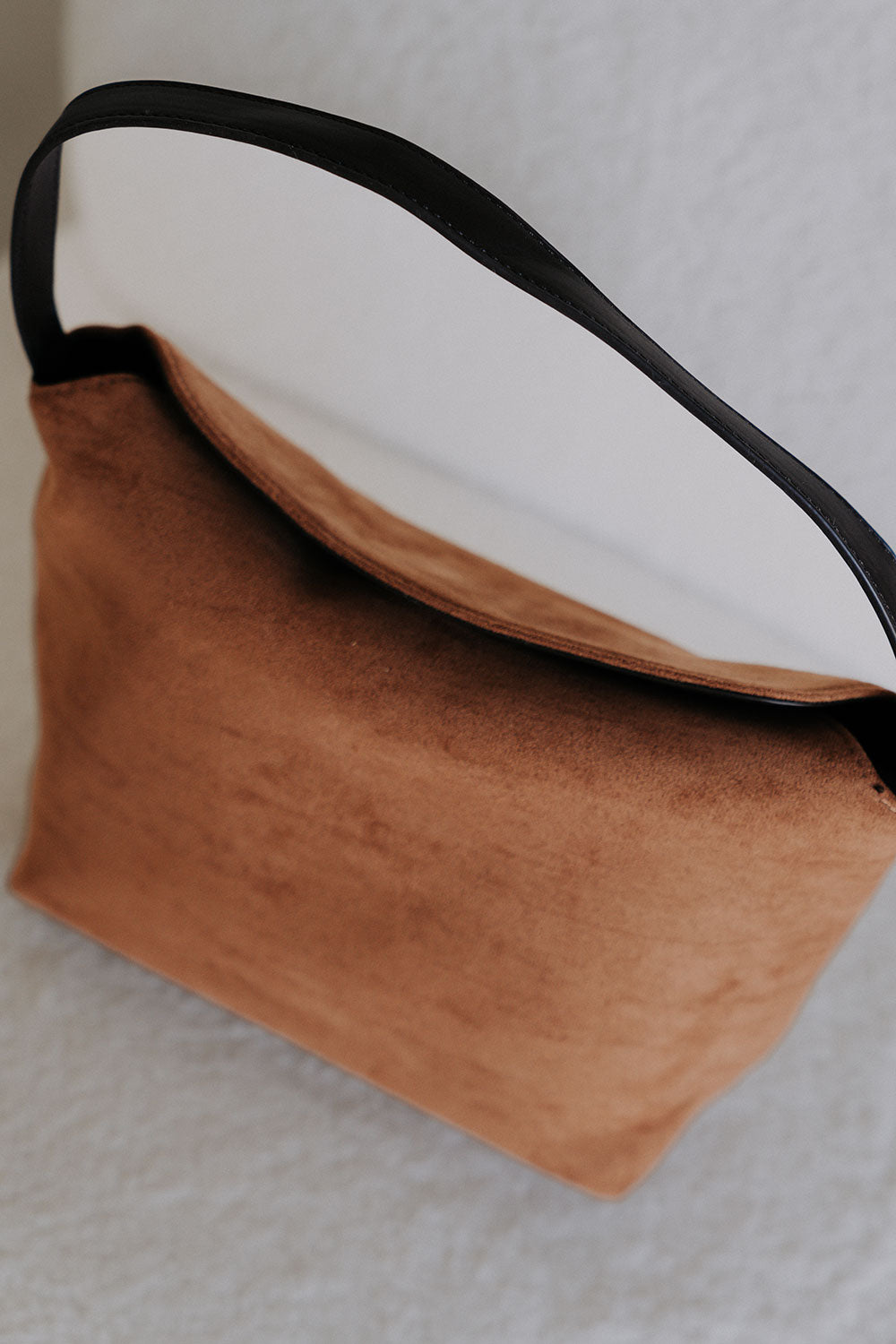 shoulder bag ショルダーバック tan タン Dark Tan Vegan Suede Tewai Shoulder Bag – SABO
