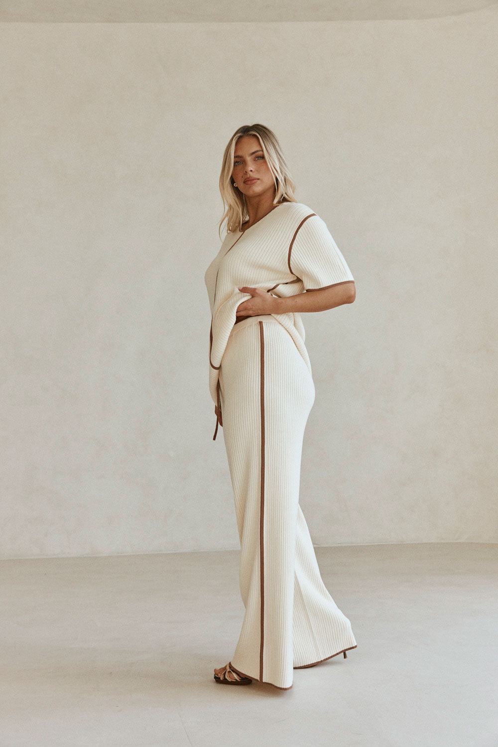 Off White Ribbed Drawstring Cinna Pants – SABO