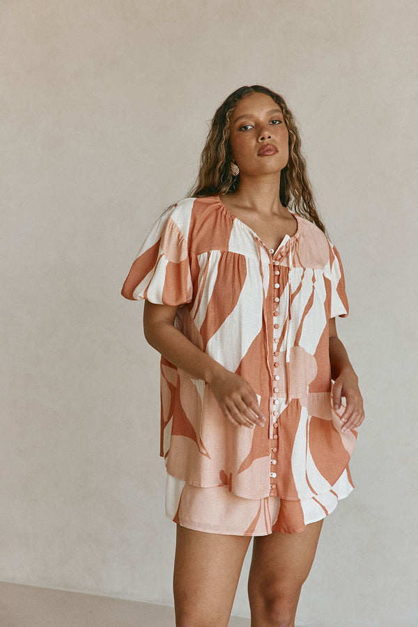 Ales Shorts - Peach Solanto