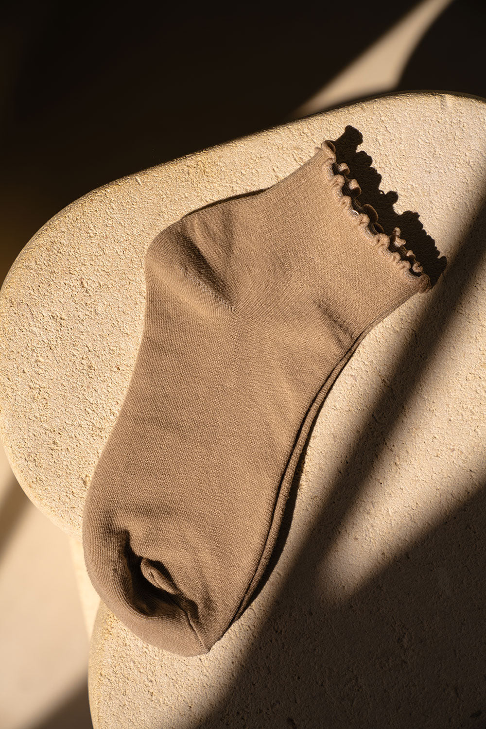 Jordyn Ruffle Socks - Latte