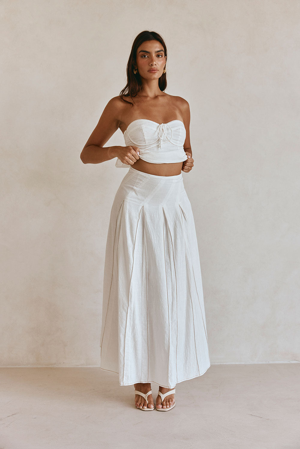 White Pleated Flounce Maxi Viviana Skirt – SABO White Pleated Flounce Maxi Viviana Skirt – SABO
