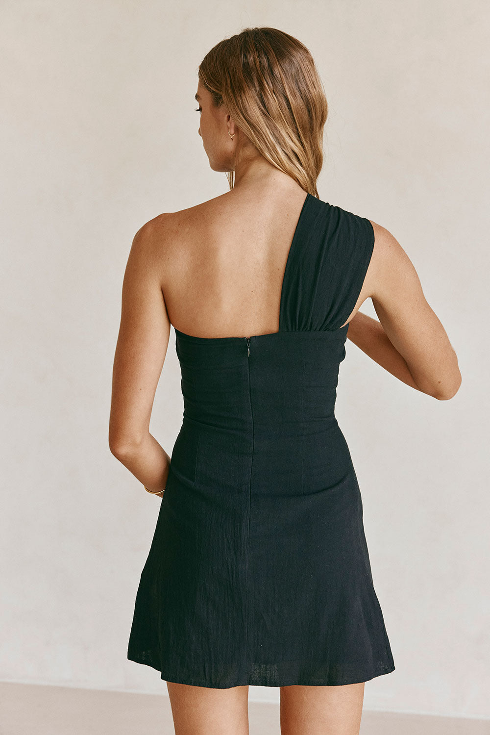 Black One Shoulder Cutout Mini Knot Dimmi Dress – SABO