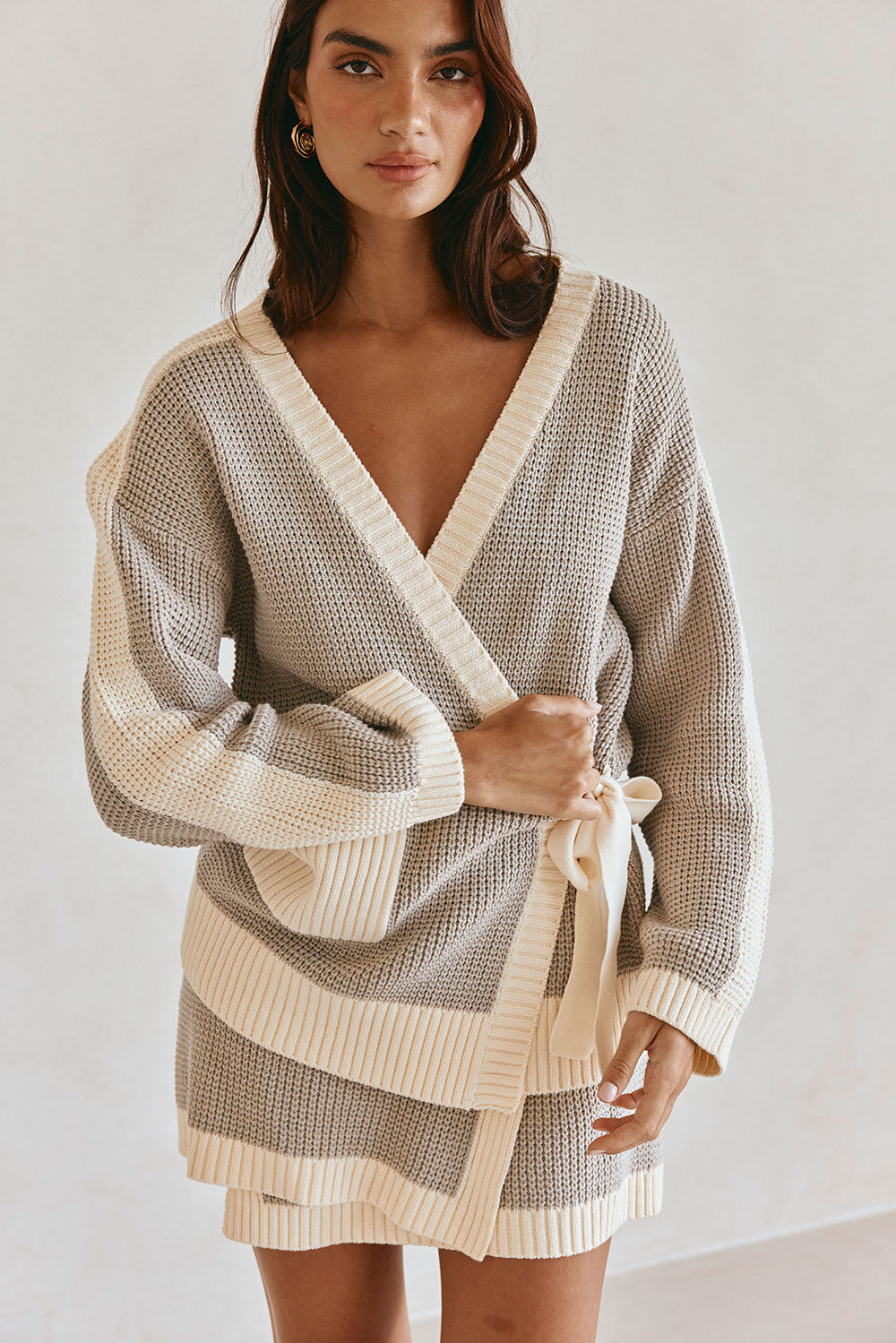 Grey and White Knit V Neck Wrap Chester Sweater – SABO