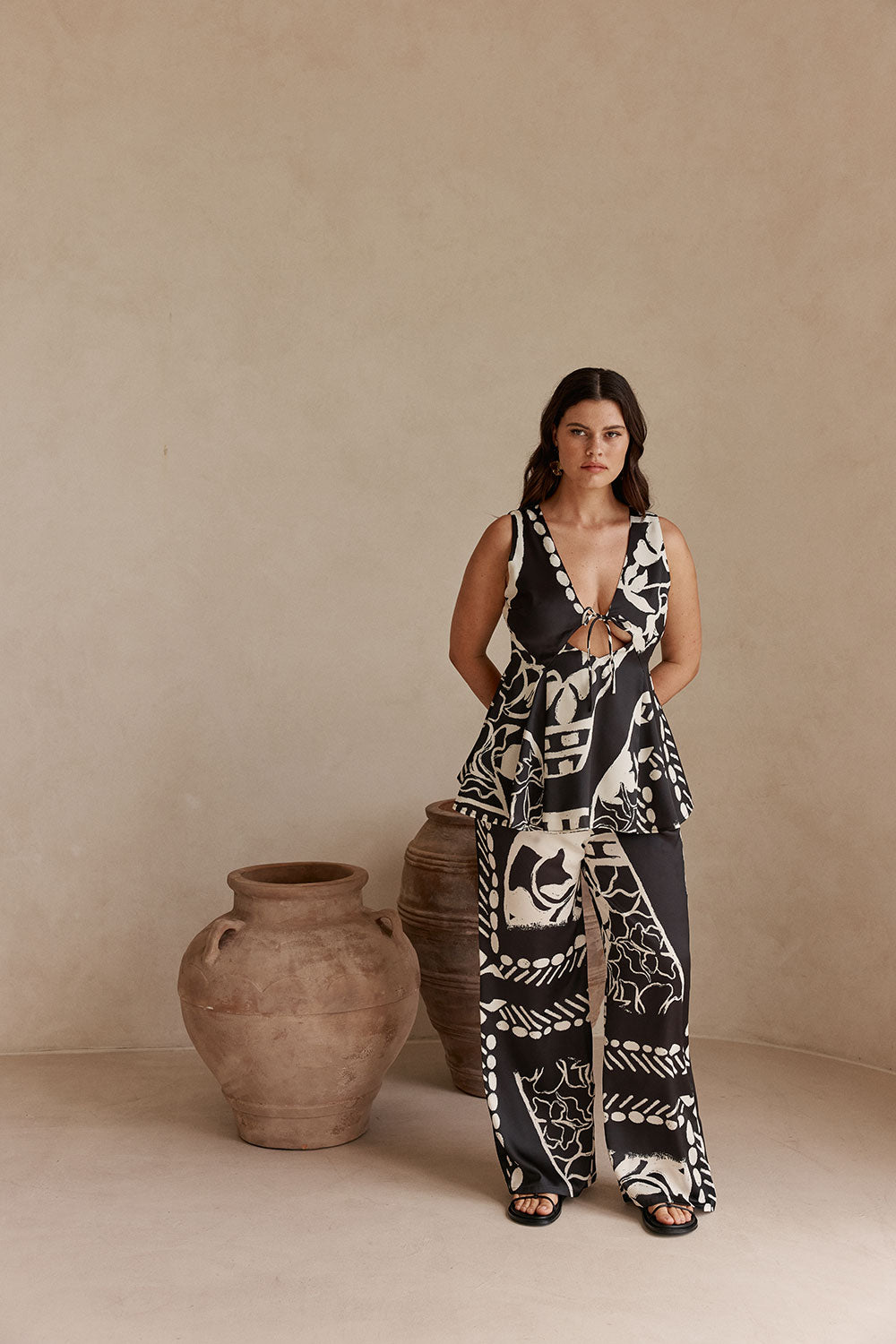 Black Botanic Vase Print Elastic Drawstring Zelina Pants – SABO