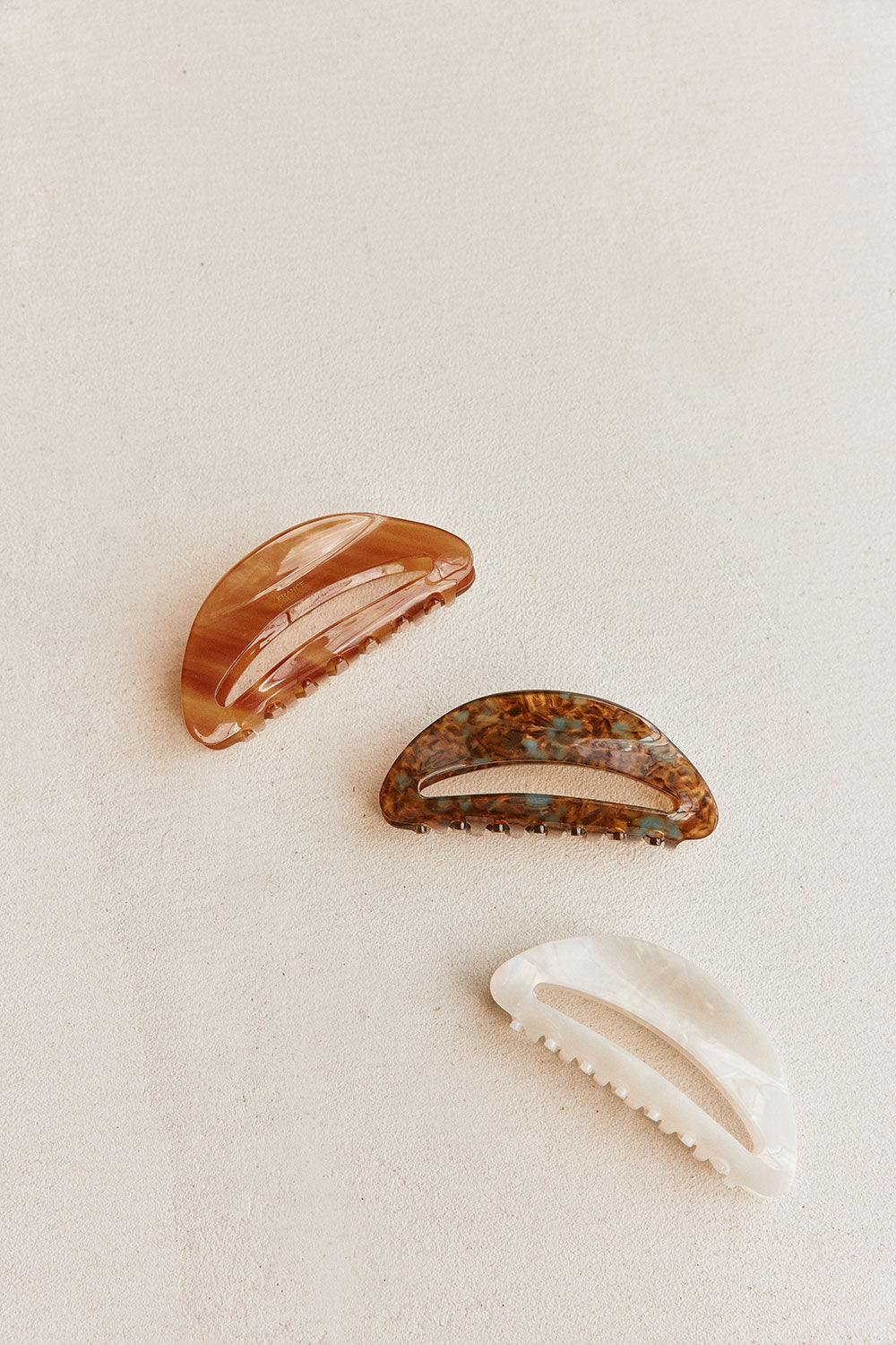 Anais Claw Clip - White