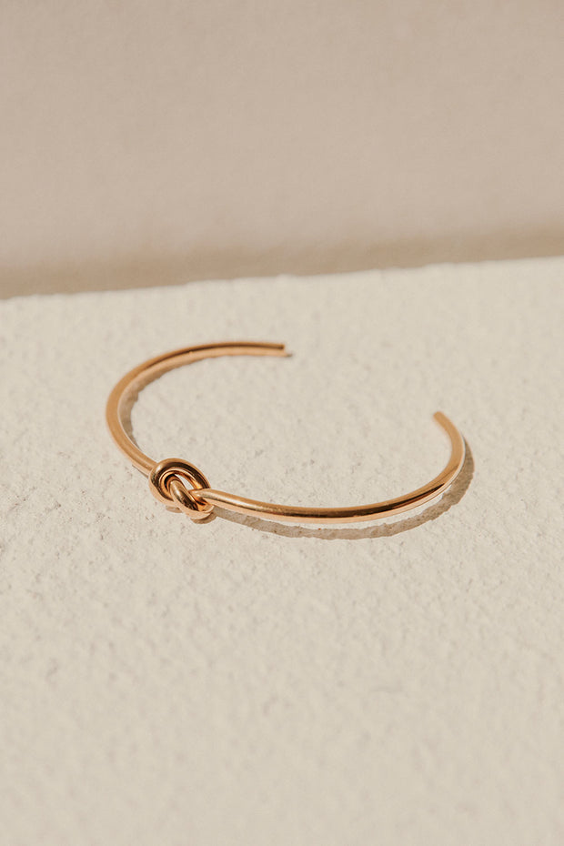 Nia Knot Bangle - Gold