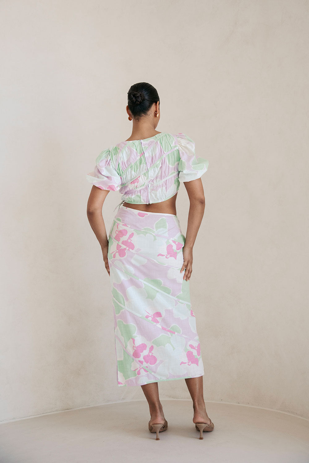 Elika Crop Puff Sleeves Top - Misty Floral Pink Purple Green – SABO