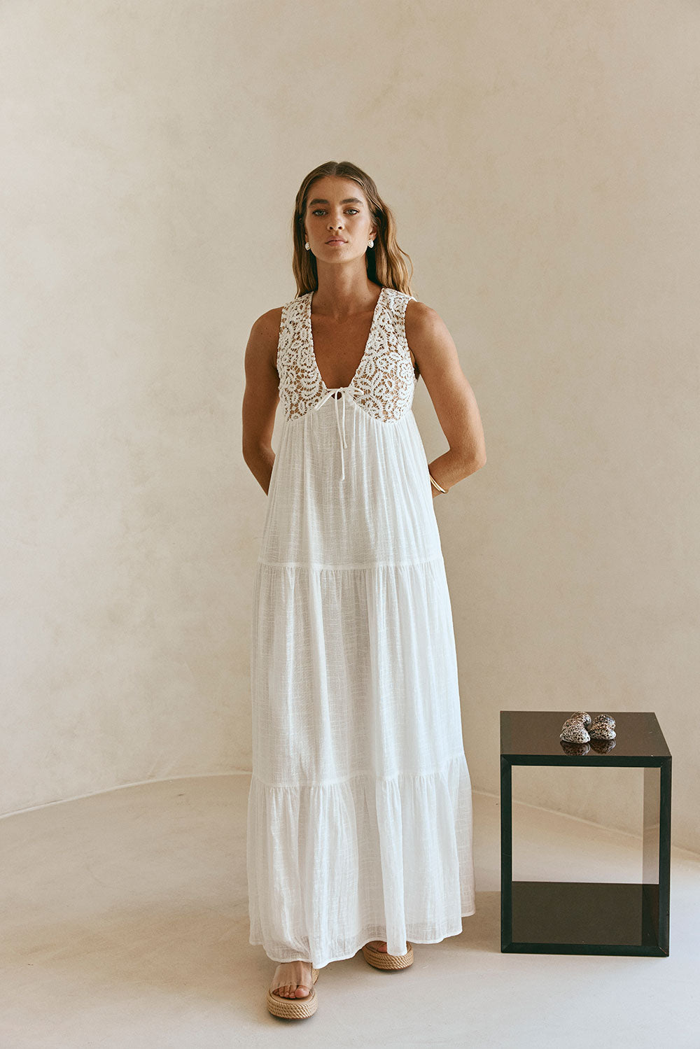 Ameri ワンピース MEDI INK LAYERED DRESS キャミ 白 Bridal White Lace Pocket Maxi Amia Dress – SABO