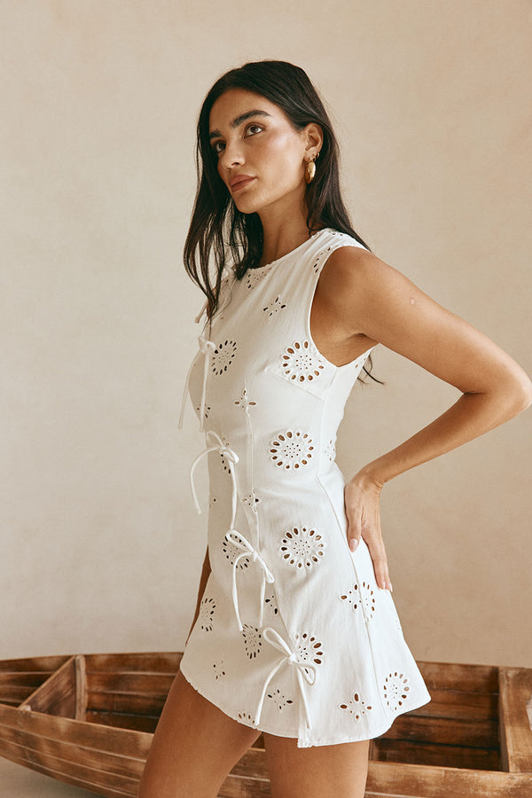 Shop Women's Summer Dresses Online USA tagged "primary-color:White" SABO Shop Women's Summer Dresses Online USA tagged "primary-color:White" SABO