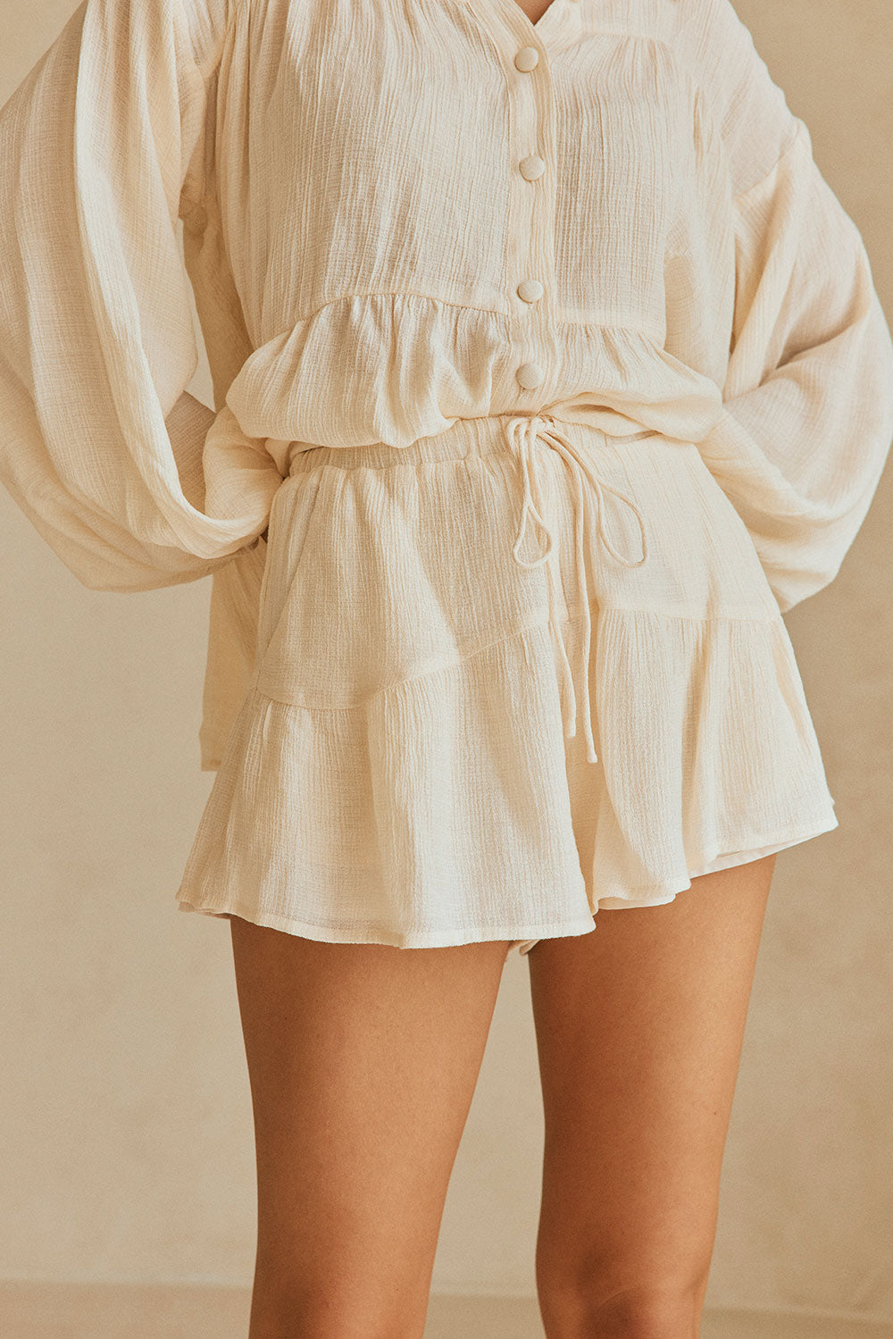 Cream High Waist Drawstring Panelled Huxley Shorts L | by Sabo Cream High Waist Drawstring Panelled Huxley Shorts L | by Sabo