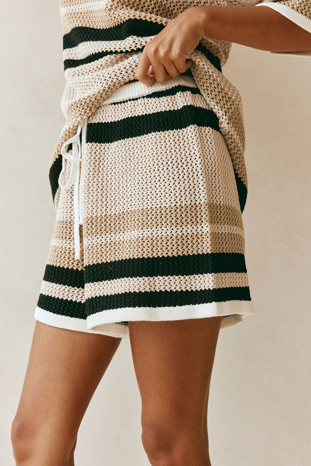 Quinn Stripe Shorts - Tan