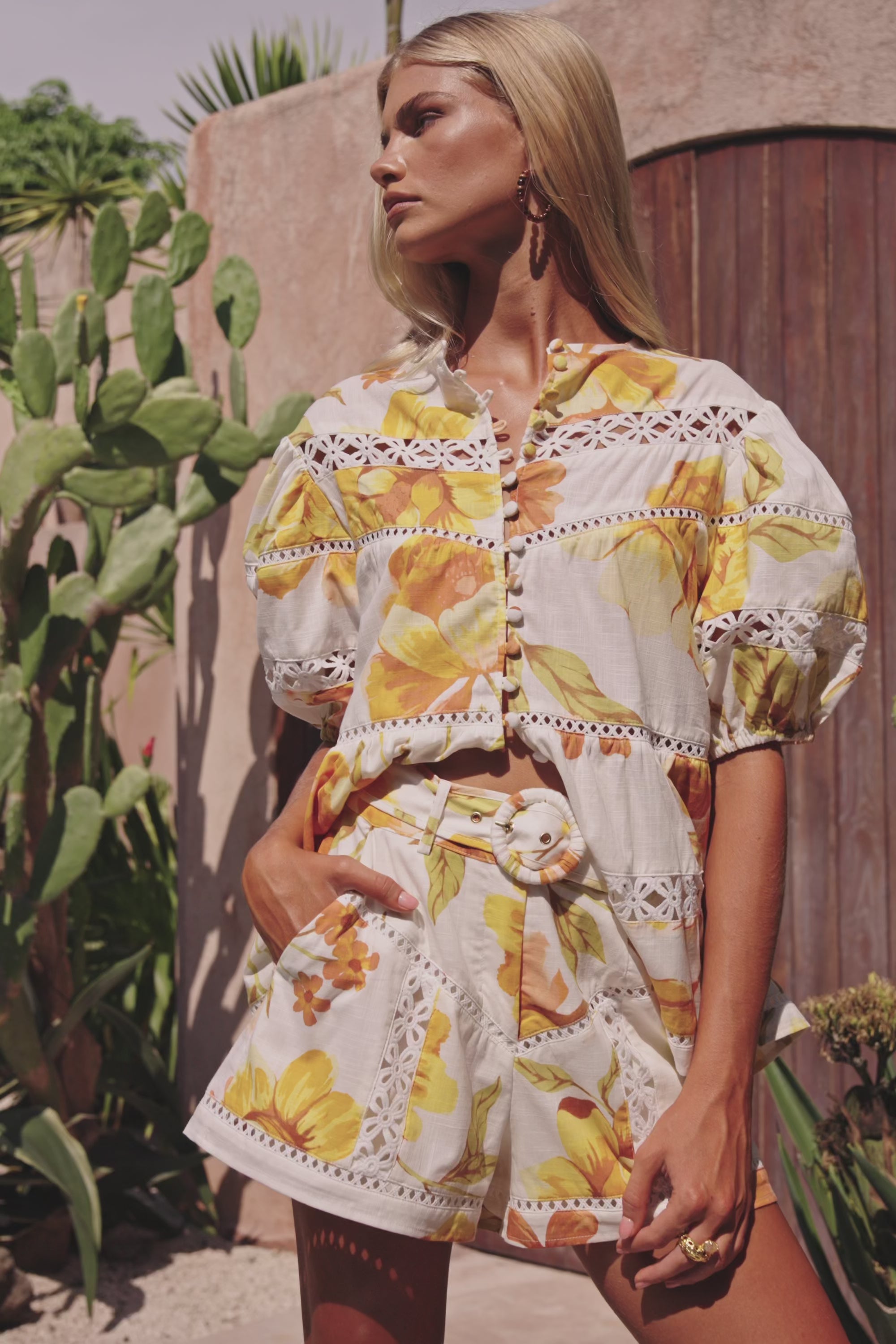 White Agalia Floral Print Belted Jara Shorts – SABO