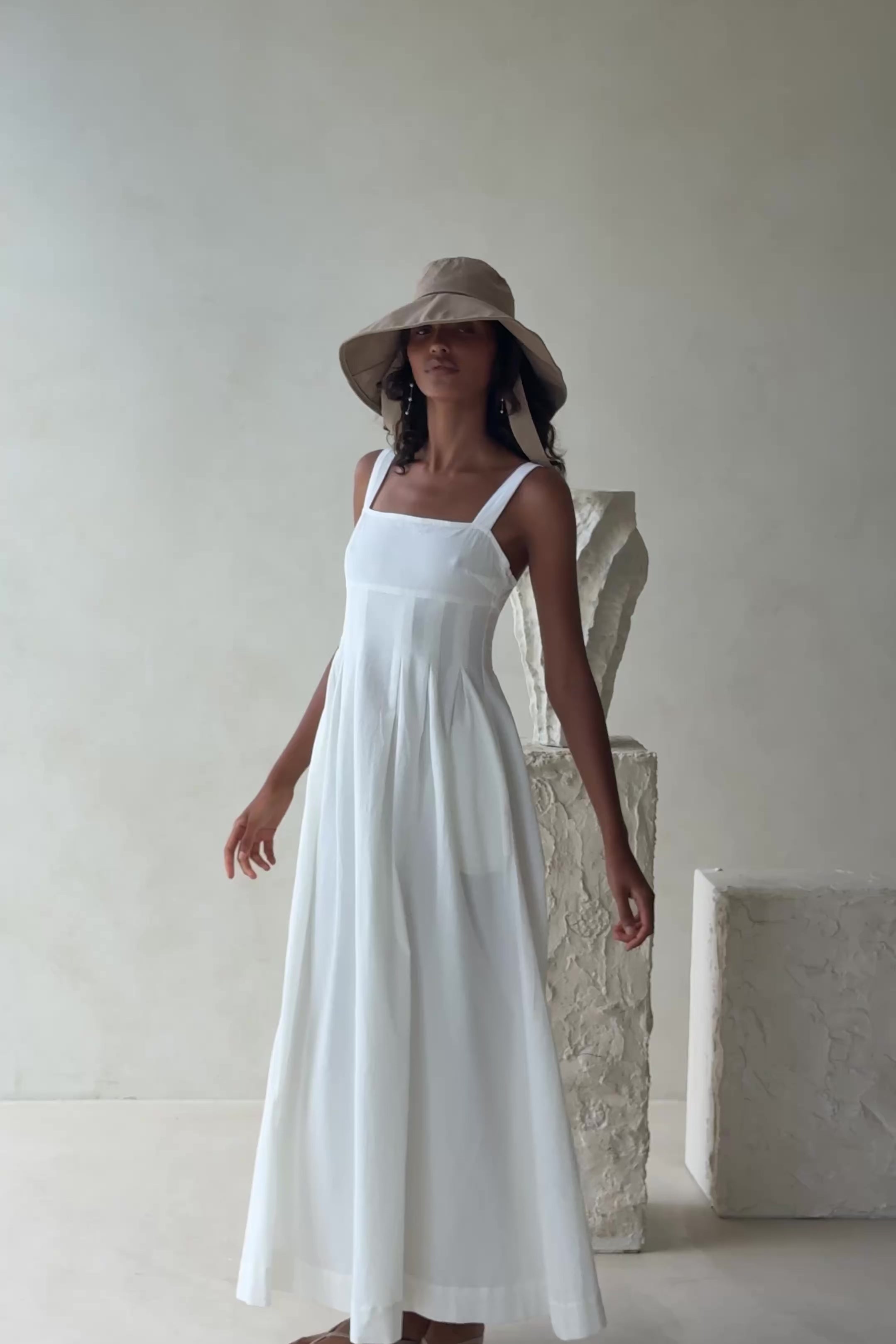 White Cotton Pintuck Maxi Flores Dress – SABO