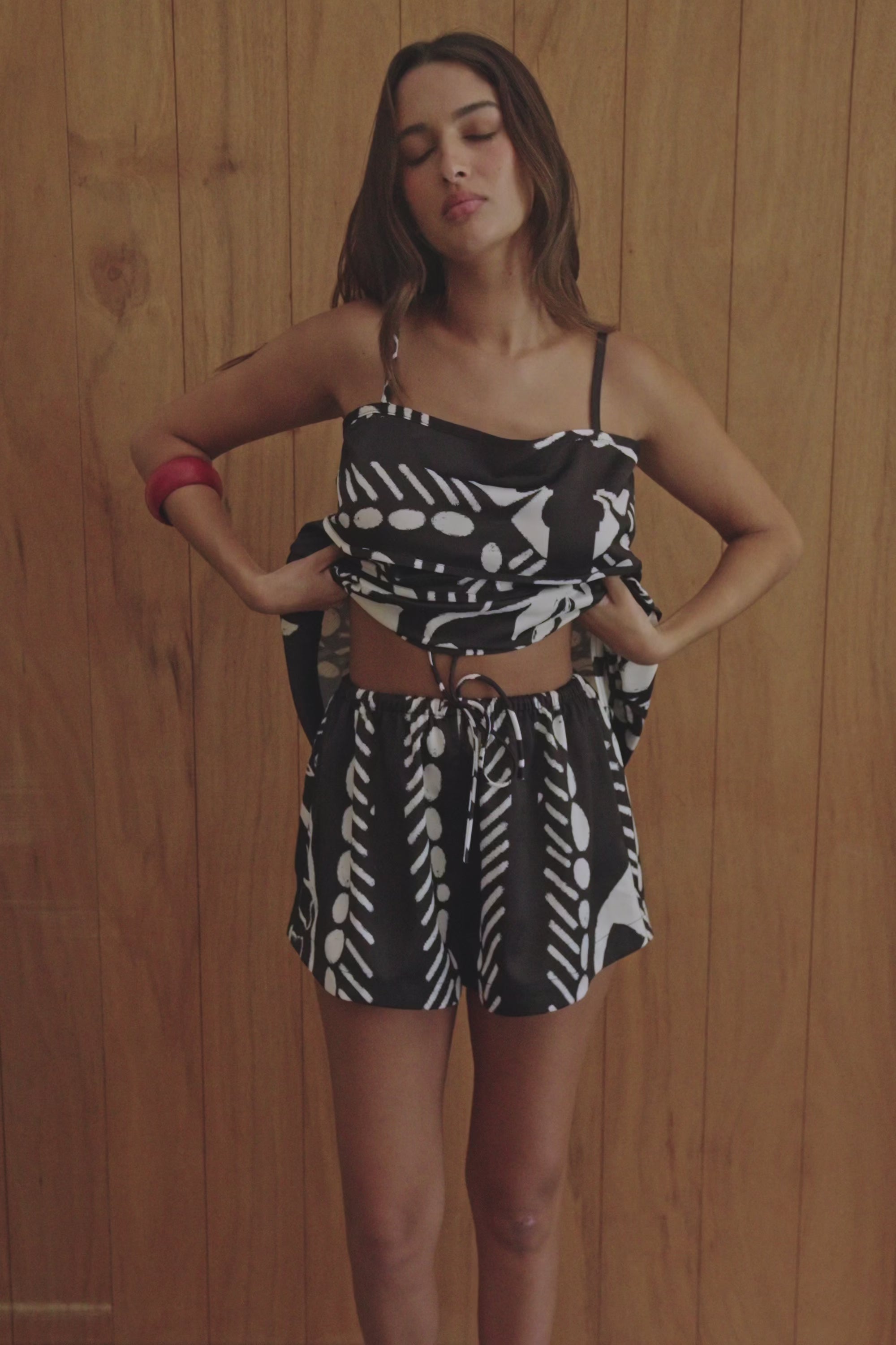 Orielle Shorts - Botanic Vase