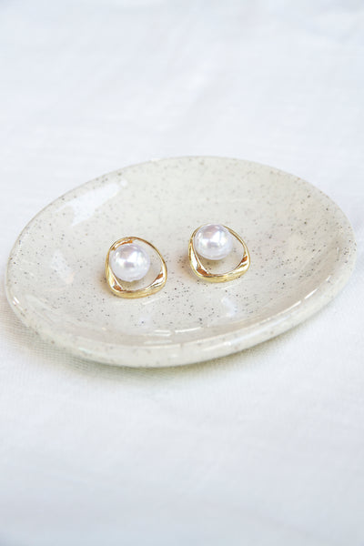 Pearl Vue Earrings