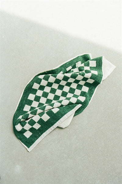 Emerald Check Towelette